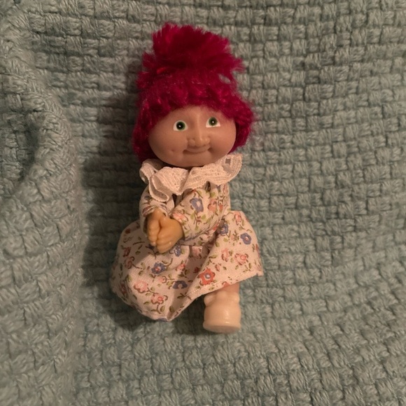 Cabbage Patch  Kid Huggie Grab Doll 3” - Picture 1 of 7
